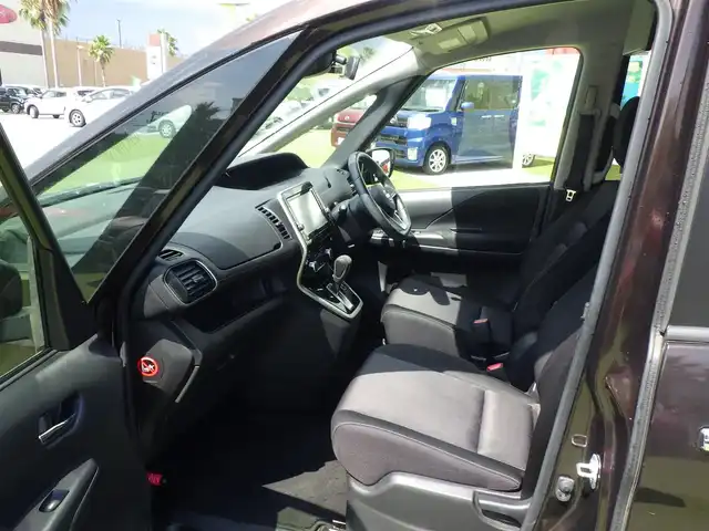 日産 セレナ ハイウェイスター Vセレクション 千葉県 2017(平29)年 6.5万km インペリアルアンバーP エマージェンシーブレーキ/ハンズフリー両側パワースライドドア/9インチ純正SDナビ/地デジTV/【BD/DVD/CD再生機能　Bluetooth接続】/アラウンドビューモニター/フリップダウンモニター/革巻きステアリング/ステアリングスイッチ/ETC/LEDヘッドライト/フォグライト/ウインカーミラー/コーナーセンサー/純正16インチアルミホイル/サイド/カーテンエアバッグ/インテリジェントキー