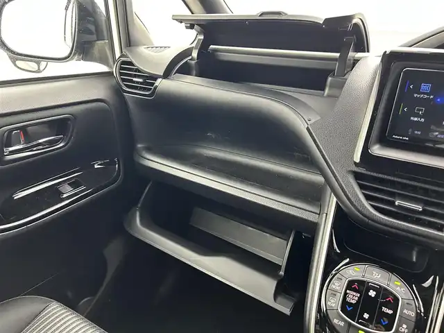 トヨタ ヴォクシー ZS 煌Ⅱ 福井県 2020(令2)年 1.8万km ホワイトパールクリスタルシャイン ECLIPSEナビ/CD/DVD/Bluetooth/フルセグ/両側パワースライドドア/Toyota Safety Sense/・プリクラッシュセーフティーシステム/・レーンキープアシスト/・オートマチックハイビーム/ドライブレコーダー/バックカメラ/LEDヘッドライト/ETC/フォグランプ/スマートキー