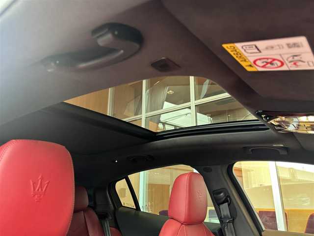 マセラティ マセラティ グレカーレ トロフェオ 宮城県 2023(令5)年 1.9万km グレー パノラマサンルーフ/Sonusfaberサウンド/ヘッドアップディスプレイ/純正メモリナビ/フルセグTV/全方位カメラ/レッドレザーシート/シートベンチレーション/シートヒーター/ステアリングヒーター/純正21インチAW/レッドブレーキキャリパー/LEDヘッドライト/エアサスペンション/パワーバックドア/液晶メーターパネル/前後ドライブレコーダー