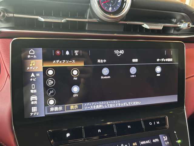 マセラティ マセラティ グレカーレ トロフェオ 宮城県 2023(令5)年 1.9万km グレー パノラマサンルーフ/Sonusfaberサウンド/ヘッドアップディスプレイ/純正メモリナビ/フルセグTV/全方位カメラ/レッドレザーシート/シートベンチレーション/シートヒーター/ステアリングヒーター/純正21インチAW/レッドブレーキキャリパー/LEDヘッドライト/エアサスペンション/パワーバックドア/液晶メーターパネル/前後ドライブレコーダー