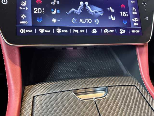 マセラティ マセラティ グレカーレ トロフェオ 宮城県 2023(令5)年 1.9万km グレー パノラマサンルーフ/Sonusfaberサウンド/ヘッドアップディスプレイ/純正メモリナビ/フルセグTV/全方位カメラ/レッドレザーシート/シートベンチレーション/シートヒーター/ステアリングヒーター/純正21インチAW/レッドブレーキキャリパー/LEDヘッドライト/エアサスペンション/パワーバックドア/液晶メーターパネル/前後ドライブレコーダー