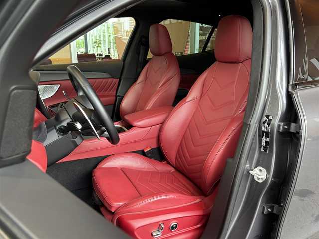 マセラティ マセラティ グレカーレ トロフェオ 宮城県 2023(令5)年 1.9万km グレー パノラマサンルーフ/Sonusfaberサウンド/ヘッドアップディスプレイ/純正メモリナビ/フルセグTV/全方位カメラ/レッドレザーシート/シートベンチレーション/シートヒーター/ステアリングヒーター/純正21インチAW/レッドブレーキキャリパー/LEDヘッドライト/エアサスペンション/パワーバックドア/液晶メーターパネル/前後ドライブレコーダー