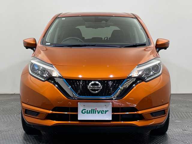 日産 ノート e－パワー X 愛媛県 2017(平29)年 4万km プレミアムコロナオレンジ 純正ナビ/フルセグテレビ/Bluetooth/DVD/アラウンドビューモニター/エマージェンシーブレーキ/レーンキープアシスト/オートライト/コーナーセンサー/ドライブレコーダー/ETC/スマートキー