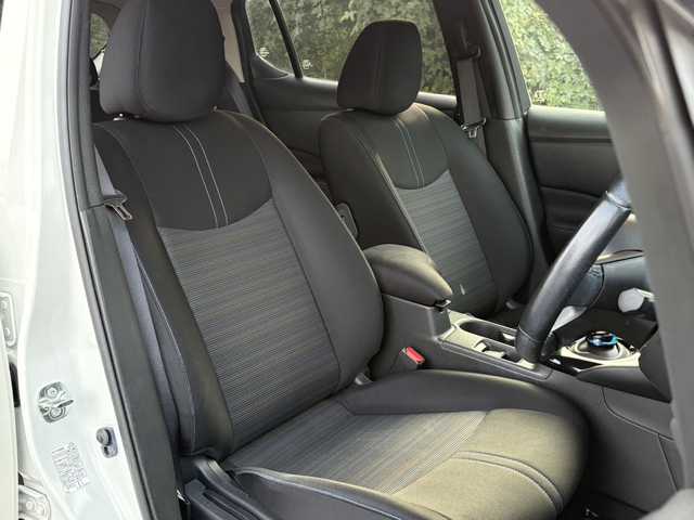 日産 リーフ X Vセレクション 大分県 2019(令1)年 4.3万km ブリリアントホワイトパール エマージェンシーブレーキサポート/プロパイロット/スマートルームミラー/アダプティブクルーズコントロール/純正メモリーナビ/アラウンドビューモニター/シートヒーター/ステアリングヒーター/ビルトインETC/純正LEDヘッドライト/オートライトコントロール/スマートキー/エンジンプッシュスタート/前後クリアランスソナー/純正17インチアルミホイール