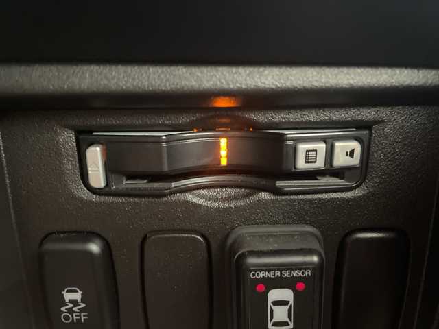 三菱 デリカＤ：５ D－Power package 群馬県 2016(平28)年 2.5万km ウォームホワイトP/クールシルバー ナビ　両側電動スライドドア　バックカメラ　4WD 前席シートヒーター　ターボ車　ビルトインETC スマートキー　フルセグTV オートライト　LEDヘッドライト　MTモード付AT コーナーセンサー　禁煙