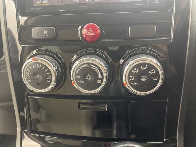 三菱 デリカＤ：５ D－Power package 群馬県 2016(平28)年 2.5万km ウォームホワイトP/クールシルバー ナビ　両側電動スライドドア　バックカメラ　4WD 前席シートヒーター　ターボ車　ビルトインETC スマートキー　フルセグTV オートライト　LEDヘッドライト　MTモード付AT コーナーセンサー　禁煙