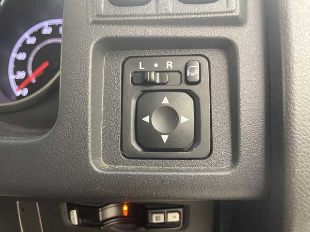 三菱 デリカＤ：５ D－Power package 群馬県 2016(平28)年 2.5万km ウォームホワイトP/クールシルバー ナビ　両側電動スライドドア　バックカメラ　4WD 前席シートヒーター　ターボ車　ビルトインETC スマートキー　フルセグTV オートライト　LEDヘッドライト　MTモード付AT コーナーセンサー　禁煙