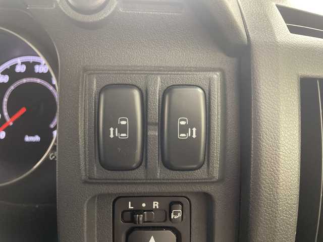 三菱 デリカＤ：５ D－Power package 群馬県 2016(平28)年 2.5万km ウォームホワイトP/クールシルバー ナビ　両側電動スライドドア　バックカメラ　4WD 前席シートヒーター　ターボ車　ビルトインETC スマートキー　フルセグTV オートライト　LEDヘッドライト　MTモード付AT コーナーセンサー　禁煙