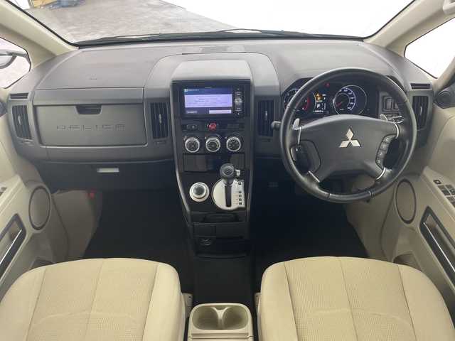 三菱 デリカＤ：５ D－Power package 群馬県 2016(平28)年 2.5万km ウォームホワイトP/クールシルバー ナビ　両側電動スライドドア　バックカメラ　4WD 前席シートヒーター　ターボ車　ビルトインETC スマートキー　フルセグTV オートライト　LEDヘッドライト　MTモード付AT コーナーセンサー　禁煙
