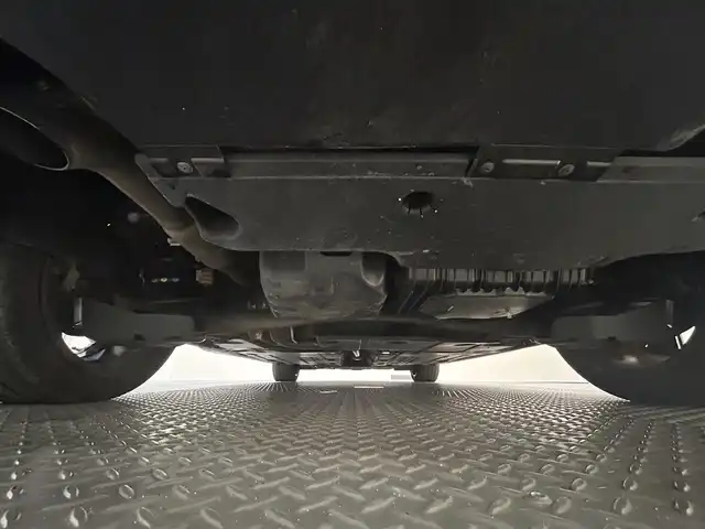 プジョー ３０８ GT ブルーHDi 新潟県 2022(令4)年 4.2万km 緑 エレクトリックパーキングブレーキ/フロント＆バックソナー/360°カメラ/アクティブセーフブレーキ/アクティブクルーズコントロール/レーンキープアシスト/トラフィックサインインフォメーション/LEDヘッドライト/コネクテッドナビゲーション/ETC/ハーフレザーシート/D席メモリー付パワーシート/D/N電動ランバーサポート/プッシュスタート/アイドリングストップ/マトリクスLEDヘッドライト/シートヒーター（D席N席）