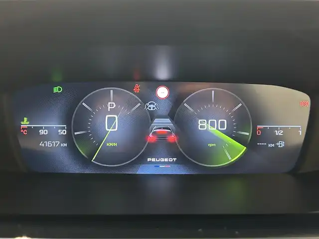 プジョー ３０８ GT ブルーHDi 新潟県 2022(令4)年 4.2万km 緑 エレクトリックパーキングブレーキ/フロント＆バックソナー/360°カメラ/アクティブセーフブレーキ/アクティブクルーズコントロール/レーンキープアシスト/トラフィックサインインフォメーション/LEDヘッドライト/コネクテッドナビゲーション/ETC/ハーフレザーシート/D席メモリー付パワーシート/D/N電動ランバーサポート/プッシュスタート/アイドリングストップ/マトリクスLEDヘッドライト/シートヒーター（D席N席）