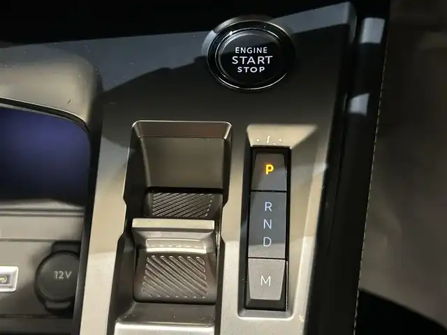 プジョー ３０８ GT ブルーHDi 新潟県 2022(令4)年 4.2万km 緑 エレクトリックパーキングブレーキ/フロント＆バックソナー/360°カメラ/アクティブセーフブレーキ/アクティブクルーズコントロール/レーンキープアシスト/トラフィックサインインフォメーション/LEDヘッドライト/コネクテッドナビゲーション/ETC/ハーフレザーシート/D席メモリー付パワーシート/D/N電動ランバーサポート/プッシュスタート/アイドリングストップ/マトリクスLEDヘッドライト/シートヒーター（D席N席）