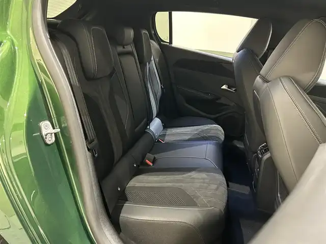 プジョー ３０８ GT ブルーHDi 新潟県 2022(令4)年 4.2万km 緑 エレクトリックパーキングブレーキ/フロント＆バックソナー/360°カメラ/アクティブセーフブレーキ/アクティブクルーズコントロール/レーンキープアシスト/トラフィックサインインフォメーション/LEDヘッドライト/コネクテッドナビゲーション/ETC/ハーフレザーシート/D席メモリー付パワーシート/D/N電動ランバーサポート/プッシュスタート/アイドリングストップ/マトリクスLEDヘッドライト/シートヒーター（D席N席）