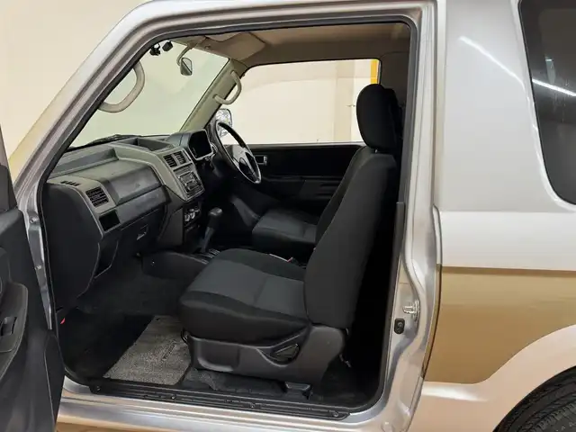 三菱 パジェロ ミニ リミテッドエディション XR 群馬県 2007(平19)年 6.4万km クールシルバーメタリック 純正オーディオ/　　FM/AM/CD/MD/純正15インチAW/シートヒーター/フォグランプ/ヘッドライトレベライザー/ルーフレール/純正フロアマット/純正ドアバイザー/電動格納ミラー/リモコンキー/ETC