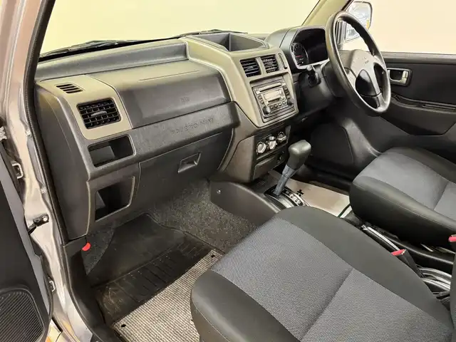 三菱 パジェロ ミニ リミテッドエディション XR 群馬県 2007(平19)年 6.4万km クールシルバーメタリック 純正オーディオ/　　FM/AM/CD/MD/純正15インチAW/シートヒーター/フォグランプ/ヘッドライトレベライザー/ルーフレール/純正フロアマット/純正ドアバイザー/電動格納ミラー/リモコンキー/ETC