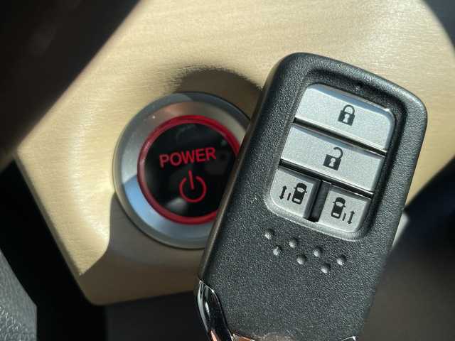 ホンダ フリード ハイブリット G ホンダセンシング 愛知県 2019(令1)年 5万km ホワイトオーキッドパール ホンダセンシング/純正ナビ/両側パワースライドドア/クルーズコントロール/バックカメラ/LEDヘッドライト/オートライト/ドライブレコーダー/ETC/衝突軽減システム/フルセグ/CD DVD/Bluetooth/ステアリングスイッチ/スマートキー/プッシュスタート