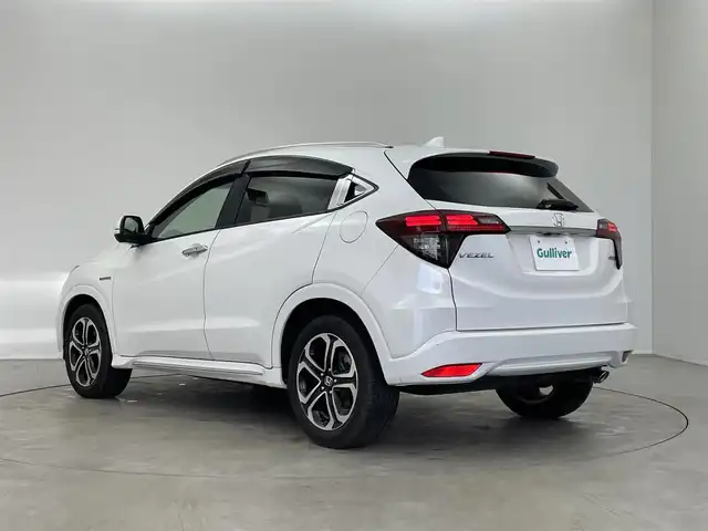ホンダ ヴェゼル ハイブリッド Z ホンダセンシング 埼玉県 2018(平30)年 7.1万km パール 社外８インチナビ　バックカメラ　ビルトインＥＴＣ　ドライブレコーダー　ホンダセンシング　アダプティブクルーズコントロール　シートヒーター　メモリシート　ＨＤＭＩ　純正アルミ　オートライト　ＬＥＤ　ＴＶ