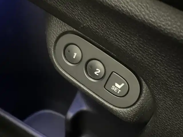 ホンダ ヴェゼル ハイブリッド Z ホンダセンシング 埼玉県 2018(平30)年 7.1万km パール 社外８インチナビ　バックカメラ　ビルトインＥＴＣ　ドライブレコーダー　ホンダセンシング　アダプティブクルーズコントロール　シートヒーター　メモリシート　ＨＤＭＩ　純正アルミ　オートライト　ＬＥＤ　ＴＶ