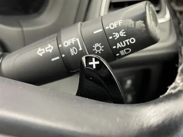 ホンダ ヴェゼル ハイブリッド Z ホンダセンシング 埼玉県 2018(平30)年 7.1万km パール 社外８インチナビ　バックカメラ　ビルトインＥＴＣ　ドライブレコーダー　ホンダセンシング　アダプティブクルーズコントロール　シートヒーター　メモリシート　ＨＤＭＩ　純正アルミ　オートライト　ＬＥＤ　ＴＶ