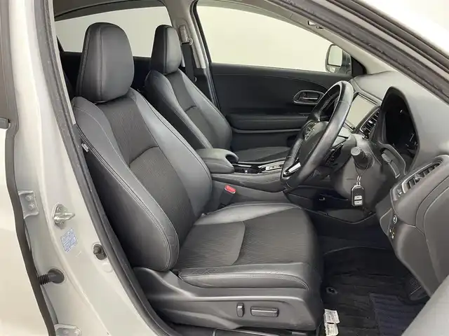 ホンダ ヴェゼル ハイブリッド Z ホンダセンシング 埼玉県 2018(平30)年 7.1万km パール 社外８インチナビ　バックカメラ　ビルトインＥＴＣ　ドライブレコーダー　ホンダセンシング　アダプティブクルーズコントロール　シートヒーター　メモリシート　ＨＤＭＩ　純正アルミ　オートライト　ＬＥＤ　ＴＶ