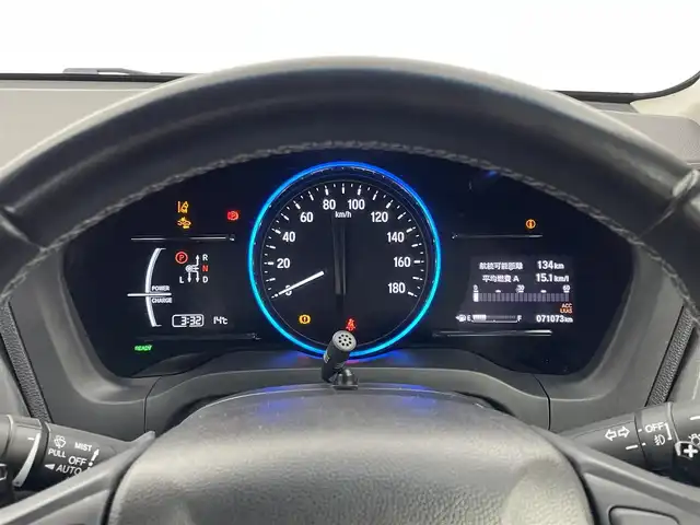 ホンダ ヴェゼル ハイブリッド Z ホンダセンシング 埼玉県 2018(平30)年 7.1万km パール 社外８インチナビ　バックカメラ　ビルトインＥＴＣ　ドライブレコーダー　ホンダセンシング　アダプティブクルーズコントロール　シートヒーター　メモリシート　ＨＤＭＩ　純正アルミ　オートライト　ＬＥＤ　ＴＶ