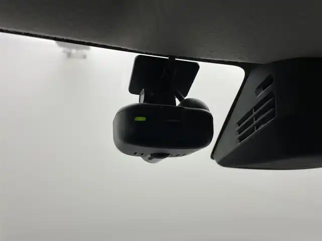 スズキ スイフト HYBRID ML 岡山県 2018(平30)年 5.5万km ピュアホワイトP 全方位モニター用カメラパッケージ/社外8インチナビ CN-RZ843/地デジ/Bluetooth/CD/DVD/ビルトインETC/シートヒーター/パドルシフト /LEDヘッドライト/セーフティパッケージ/レーダークルーズコントロール/オートハイビーム/オートライト /純正フロアマット/プッシュスタート /スマートキー/フォグランプ/純正16インチアルミホイール