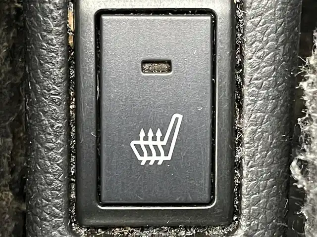 スズキ スイフト HYBRID ML 岡山県 2018(平30)年 5.5万km ピュアホワイトP 全方位モニター用カメラパッケージ/社外8インチナビ CN-RZ843/地デジ/Bluetooth/CD/DVD/ビルトインETC/シートヒーター/パドルシフト /LEDヘッドライト/セーフティパッケージ/レーダークルーズコントロール/オートハイビーム/オートライト /純正フロアマット/プッシュスタート /スマートキー/フォグランプ/純正16インチアルミホイール