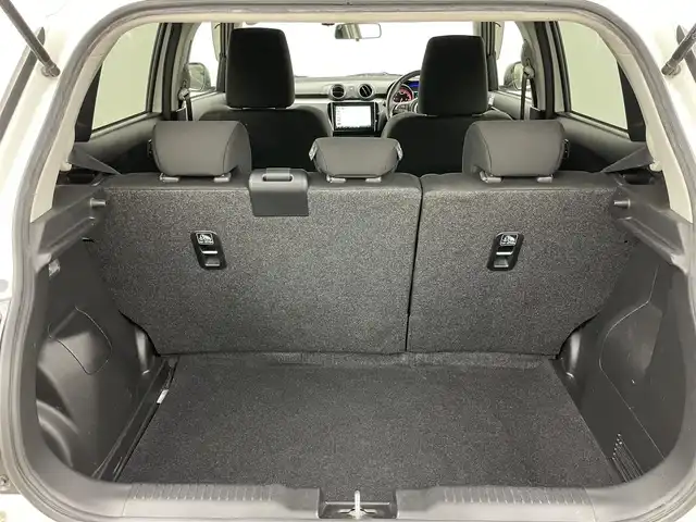 スズキ スイフト HYBRID ML 岡山県 2018(平30)年 5.5万km ピュアホワイトP 全方位モニター用カメラパッケージ/社外8インチナビ CN-RZ843/地デジ/Bluetooth/CD/DVD/ビルトインETC/シートヒーター/パドルシフト /LEDヘッドライト/セーフティパッケージ/レーダークルーズコントロール/オートハイビーム/オートライト /純正フロアマット/プッシュスタート /スマートキー/フォグランプ/純正16インチアルミホイール