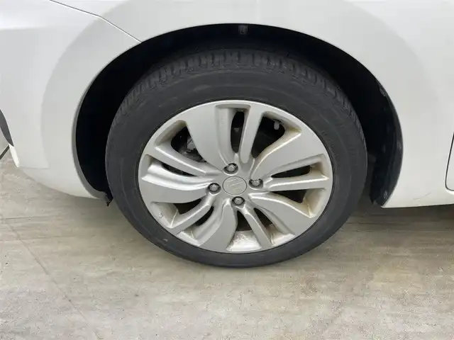 スズキ スイフト HYBRID ML 岡山県 2018(平30)年 5.5万km ピュアホワイトP 全方位モニター用カメラパッケージ/社外8インチナビ CN-RZ843/地デジ/Bluetooth/CD/DVD/ビルトインETC/シートヒーター/パドルシフト /LEDヘッドライト/セーフティパッケージ/レーダークルーズコントロール/オートハイビーム/オートライト /純正フロアマット/プッシュスタート /スマートキー/フォグランプ/純正16インチアルミホイール