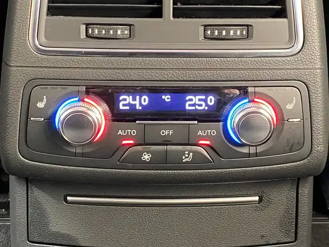 アウディ Ａ７ SB 2．0 TFSI クワトロ 岐阜県 2011(平23)年 7.9万km ガンＭ 社外エアロ　フロント/サイド/リア/前席パワーシート/前席シートメモリ/前席シートヒーター/純正ナビ　bluetooth/CD/ワンセグTV/LEDヘッドライト/レザーシート/ステアリングスイッチ/パワーバックドア/ETC/保証書/取扱説明書/純正フロアマット/車高調/4WD