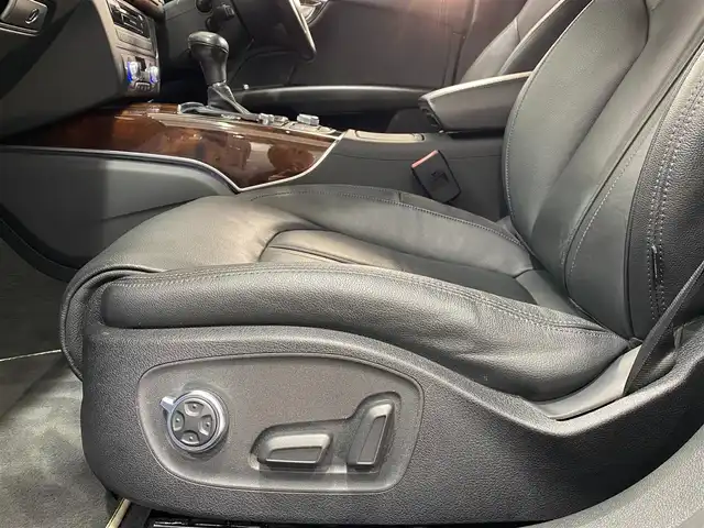 アウディ Ａ７ SB 2．0 TFSI クワトロ 岐阜県 2011(平23)年 7.9万km ガンＭ 社外エアロ　フロント/サイド/リア/前席パワーシート/前席シートメモリ/前席シートヒーター/純正ナビ　bluetooth/CD/ワンセグTV/LEDヘッドライト/レザーシート/ステアリングスイッチ/パワーバックドア/ETC/保証書/取扱説明書/純正フロアマット/車高調/4WD