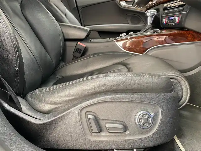 アウディ Ａ７ SB 2．0 TFSI クワトロ 岐阜県 2011(平23)年 7.9万km ガンＭ 社外エアロ　フロント/サイド/リア/前席パワーシート/前席シートメモリ/前席シートヒーター/純正ナビ　bluetooth/CD/ワンセグTV/LEDヘッドライト/レザーシート/ステアリングスイッチ/パワーバックドア/ETC/保証書/取扱説明書/純正フロアマット/車高調/4WD