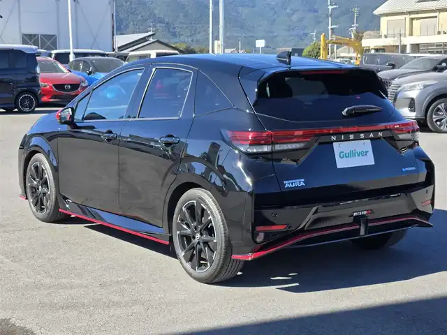 日産 オーラ ニスモ 鹿児島県 2023(令5)年 8.3万km スーパーブラック プロパイロット　/デジタルインナーミラー　/アラウンドビューモニター　/ＮＩＳＳＡＮコネクトナビ　/ＮＩＳＭＯ純正アルミホイール（１７インチ）　/ビルトインＥＴＣ２．０　/ＮＩＳＭＯ専用ハーフレザーシート/前後コーナーセンサー/Bluetoothオーディオ/フルセグテレビ/横滑り防止装置/レーンキープアシスト/プッシュスタート/スマートキー