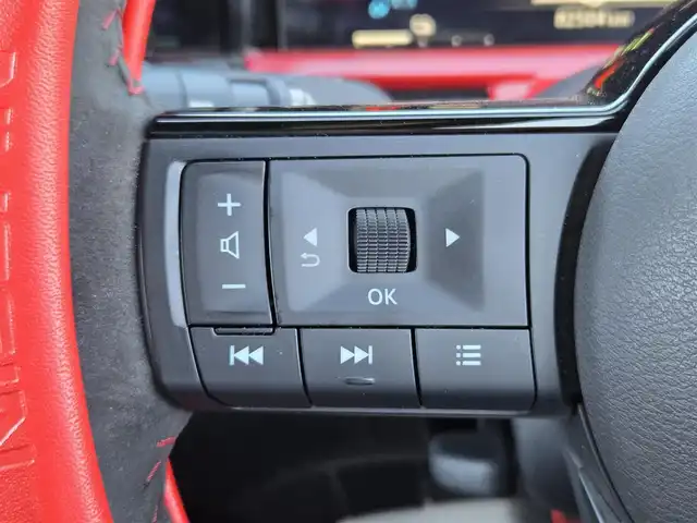 日産 オーラ ニスモ 鹿児島県 2023(令5)年 8.3万km スーパーブラック プロパイロット　/デジタルインナーミラー　/アラウンドビューモニター　/ＮＩＳＳＡＮコネクトナビ　/ＮＩＳＭＯ純正アルミホイール（１７インチ）　/ビルトインＥＴＣ２．０　/ＮＩＳＭＯ専用ハーフレザーシート/前後コーナーセンサー/Bluetoothオーディオ/フルセグテレビ/横滑り防止装置/レーンキープアシスト/プッシュスタート/スマートキー