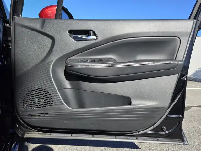 日産 オーラ ニスモ 鹿児島県 2023(令5)年 8.3万km スーパーブラック プロパイロット　/デジタルインナーミラー　/アラウンドビューモニター　/ＮＩＳＳＡＮコネクトナビ　/ＮＩＳＭＯ純正アルミホイール（１７インチ）　/ビルトインＥＴＣ２．０　/ＮＩＳＭＯ専用ハーフレザーシート/前後コーナーセンサー/Bluetoothオーディオ/フルセグテレビ/横滑り防止装置/レーンキープアシスト/プッシュスタート/スマートキー