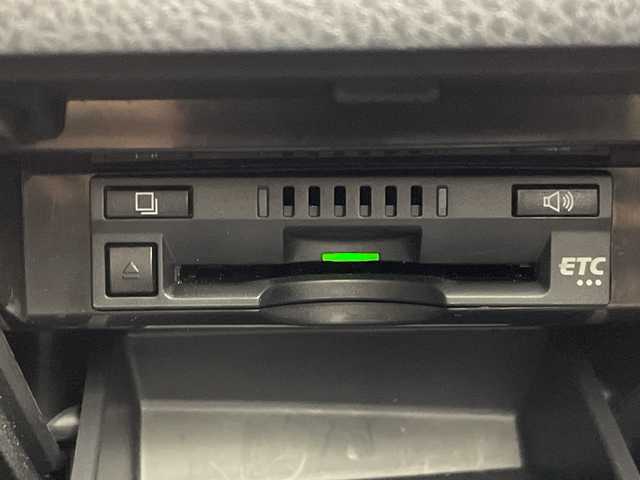 トヨタ カムリ WS 愛知県 2018(平30)年 2.9万km プラチナホワイトパールマイカ 純正ナビ/・Bluetooth/・CD/DVD/・フルセグテレビ/・SD音楽録音/バックカメラ/パワーシート/クリアランスソナー/パドルシフト/レーダー探知機/ハーフレザーシート/衝突軽減ブレーキ/レーンキープアシスト/オートマチックハイビーム/前後コーナーセンサー/レーダークルーズコントロール/前方ドライブレコーダー/ビルトインETC/LEDヘッドライト