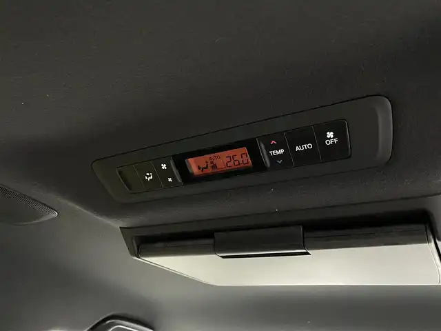 トヨタ エスクァイア Gi 大分県 2018(平30)年 7.8万km ホワイトパールクリスタルシャイン 〇ワンオーナー/〇純正メモリーナビ（NSZT-Y66T）/　CD/DVD/BT/ラジオ/フルセグ/〇純正フリップダウンモニター/〇社外17インチアルミホイール/〇バックカメラ/〇ETC/〇クルーズコントロール/〇ステアリングスイッチ/〇前後ドライブレコーダー/〇ウッドステアリング/〇アイドリングストップ/〇両側パワースライドドア/〇プリクラッシュセーフティシステム/〇レーンキープアシスト/〇オートハイビームアシスト/〇ウインカーミラー/〇クリアランスソナー/〇シートヒーター/〇フロアマット/〇ドアバイザー/〇プライバシーガラス/〇保証書/〇スペアキー