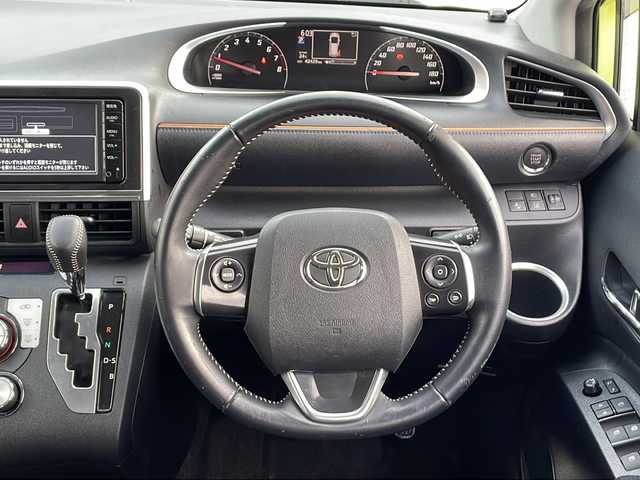 トヨタ シエンタ G 沖縄県 2016(平28)年 4.3万km エアーイエロー 純正ナビ・TV・Bluetooth・CD/バックカメラ/両側パワースライドドア/ETC/ドライブレコーダー/オートマチックハイビーム/社外アルミ/レーンキープアシスト/スマートキー