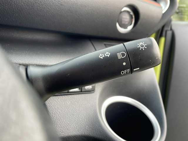 トヨタ シエンタ G 沖縄県 2016(平28)年 4.3万km エアーイエロー 純正ナビ・TV・Bluetooth・CD/バックカメラ/両側パワースライドドア/ETC/ドライブレコーダー/オートマチックハイビーム/社外アルミ/レーンキープアシスト/スマートキー