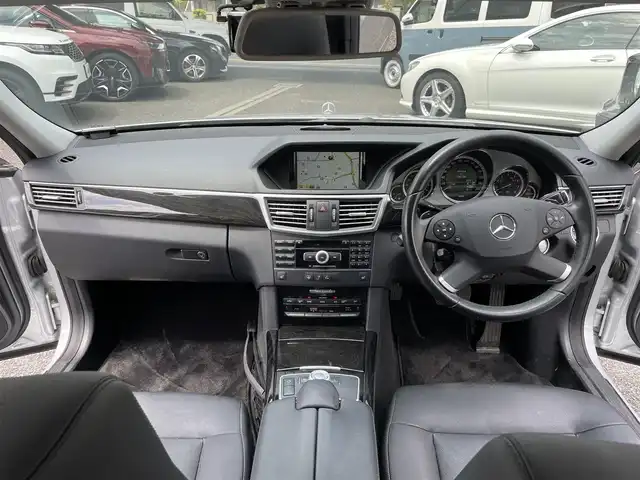 メルセデス・ベンツ Ｅ３５０ アバンギャルド 東京都 2011(平23)年 14.1万km イリジウムシルバー ワンオーナー/保証書・取説・ナビ取説/H24.25.27.29.31.R2.4.6ディーラー記録簿有り/キーレスゴー・スマートキー×２/革巻きステア・パドルシフト・ステアリングスイッチ/クルーズコントロール・アテンションアシスト/黒レザーシート/前席メモリ付パワーシート・シートヒーター/COMANDシステム　純正HDDナビ/DVD・CD・MSV・BT/バックカメラ・パーキングアシスト/ビルトインETC/ケンウッド前後ドラレコ/パークトロニック/HID・オートライト/純正１７インチアルミ/リアオートサンシェード/横滑り防止装置