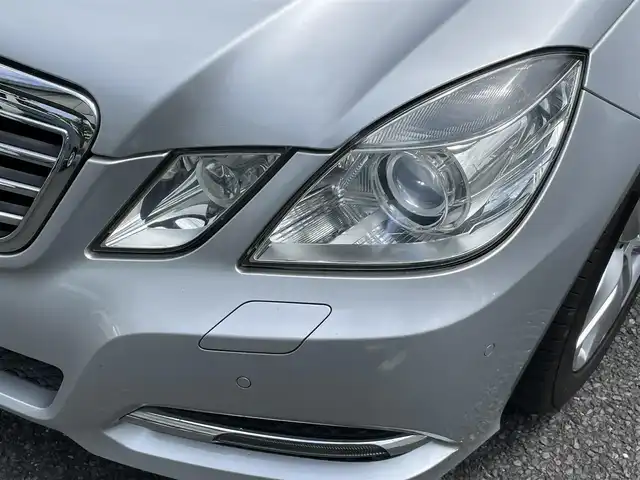 メルセデス・ベンツ Ｅ３５０ アバンギャルド 東京都 2011(平23)年 14.1万km イリジウムシルバー ワンオーナー/保証書・取説・ナビ取説/H24.25.27.29.31.R2.4.6ディーラー記録簿有り/キーレスゴー・スマートキー×２/革巻きステア・パドルシフト・ステアリングスイッチ/クルーズコントロール・アテンションアシスト/黒レザーシート/前席メモリ付パワーシート・シートヒーター/COMANDシステム　純正HDDナビ/DVD・CD・MSV・BT/バックカメラ・パーキングアシスト/ビルトインETC/ケンウッド前後ドラレコ/パークトロニック/HID・オートライト/純正１７インチアルミ/リアオートサンシェード/横滑り防止装置