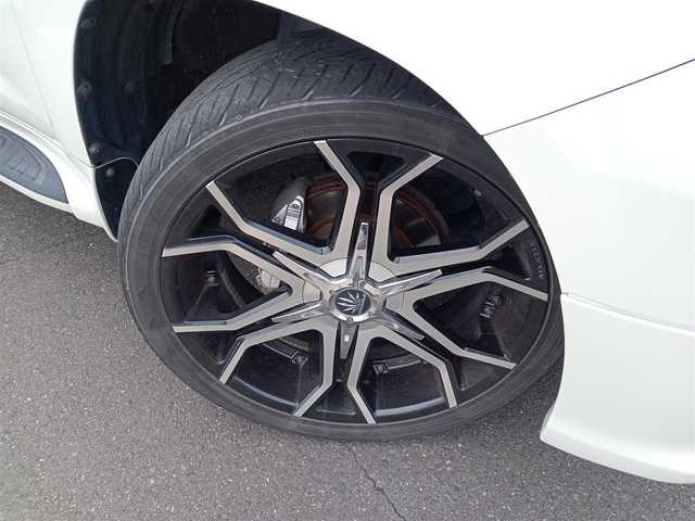 トヨタ ランドクルーザー AX G 60thブラックレザーセレ 福井県 2011(平23)年 12.4万km ホワイトパールクリスタルシャイン ４WD/バックカメラ/マーテルホイール/社外マフラー/クルーズコントロール/コーナーセンサー/前席パワーシート/LEDヘッドライト/Fフォグ/本革シート/純正HDDナビ（CD/DVD/BT/AUX）/ワンセグテレビ/横滑り防止装置/盗難防止装置/ETC/スタッドレスタイヤ積込/ダブル＋サイドエアバッグ/カーテンエアバッグ/純正フロアマット