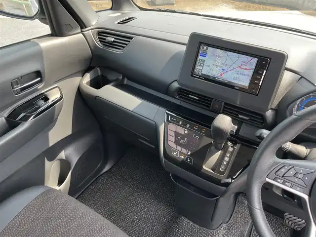 三菱 ｅＫクロススペース 富山県 2021(令3)年 2.4万km サラエボホワイト 純正ナビ/フルセグＴＶ/Bluetooth/DVD再生/アラウンドビューモニター/フロントカメラ/サイドカメラ/バックカメラ/両側パワースライドドア/ビルトインETC/シートヒーター/衝突軽減ブレーキ/レーンディパーチャーアラート/ドアバイザー/フロアマット