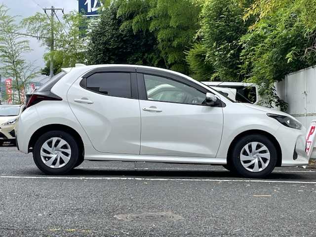 トヨタ ヤリス X 茨城県 2021(令3)年 5.2万km ホワイトパールクリスタルシャイン ワンオーナー　/ナビ付ディスプレイオーディオ　/社外前後ドラレコ　/バックカメラ　/コーナーセンサー　/プリクラッシュセーフティー/オートマチックハイビーム/ハンズフリー対応　/Bluetooth　/Miracast/ＵＳＢポート×１　/スマートキー