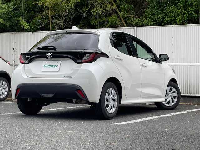 トヨタ ヤリス X 茨城県 2021(令3)年 5.2万km ホワイトパールクリスタルシャイン ワンオーナー　/ナビ付ディスプレイオーディオ　/社外前後ドラレコ　/バックカメラ　/コーナーセンサー　/プリクラッシュセーフティー/オートマチックハイビーム/ハンズフリー対応　/Bluetooth　/Miracast/ＵＳＢポート×１　/スマートキー