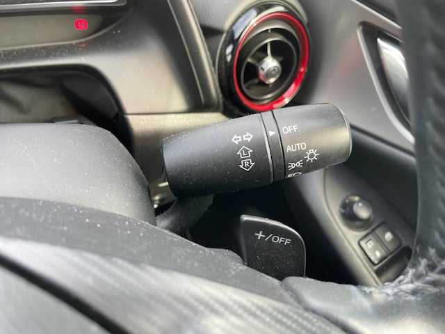 マツダ ＣＸ－３ XD ツーリング 三重県 2016(平28)年 9.3万km クリスタルホワイトパールマイカ メーカーオプション/・BOSEサウンドシステム/・CD/DVD/地デジTV/セーフティクルーズパッケージ/・スマートブレーキサポート/・レーダークルーズコントロール/・車線逸脱警報システム/・ハイビームコントロールシステム/前進時スマートシティブレーキサポート/AT誤発進抑制制御/ブラインドスポットモニタリング/純正SDナビ/フルセグTV/【CD/DVD/Bluetooth/USB/AUX】/バックカメラ/ETC/パドルシフト/ヘッドアップディスプレイ/ハーフレザーシート/オートライト/LEDヘッドランプ/シグネチャーLEDランプ/215/50R18インチ純正AW/プッシュスタート/スマートキー/スペアキー/純正フロアマット