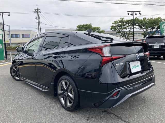 トヨタ プリウス A ツーリングセレクション 鳥取県 2021(令3)年 7.7万km アティチュードブラックマイカ ４WD/純正ナビ/BT/USB/バックカメラ/トヨタセーフティセンス/レーンキープアシスト/ヘットアップディスプレイ/レーダークルーズコントロール/モデリスタエアロ/黒レザーシート/運転席パワーシート/前席シートヒーター/LEDヘットライト/オートハイビーム/純正17インチアルミホイール/プッシュエンジンスタート/スマートキー×２/保証書・取扱説明書