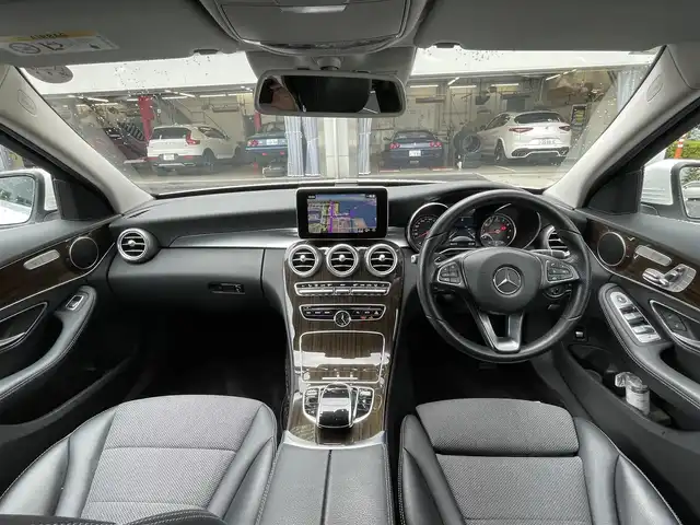 メルセデス・ベンツ Ｃ２００ アバンギャルド 東京都 2017(平29)年 6.4万km ポーラホワイト レーダーセーフティパッケージ/LEDヘッドライト/地デジ/バックカメラ/前席シートヒーター /運転席メモリ付きパワーシート/ハーフレザー/パークトロニック /純正ナビ/ETC2.0/パドルシフト/キーレスゴー /保証書/取扱説明書