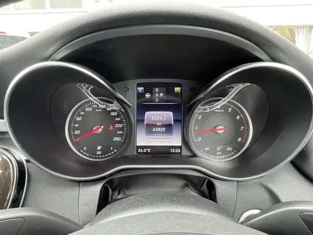 メルセデス・ベンツ Ｃ２００ アバンギャルド 東京都 2017(平29)年 6.4万km ポーラホワイト レーダーセーフティパッケージ/LEDヘッドライト/地デジ/バックカメラ/前席シートヒーター /運転席メモリ付きパワーシート/ハーフレザー/パークトロニック /純正ナビ/ETC2.0/パドルシフト/キーレスゴー /保証書/取扱説明書