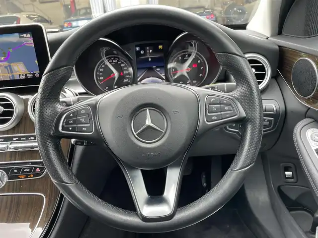 メルセデス・ベンツ Ｃ２００ アバンギャルド 東京都 2017(平29)年 6.4万km ポーラホワイト レーダーセーフティパッケージ/LEDヘッドライト/地デジ/バックカメラ/前席シートヒーター /運転席メモリ付きパワーシート/ハーフレザー/パークトロニック /純正ナビ/ETC2.0/パドルシフト/キーレスゴー /保証書/取扱説明書